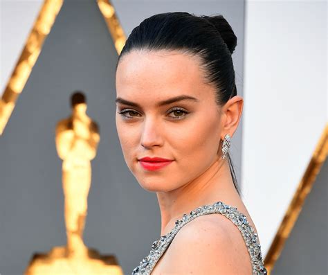 Daisy Ridley Just Got Real About What PCOS Does to Your Skin